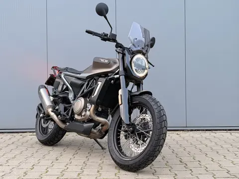 2019 Husqvarna Svartpilen 701 75pk ABS TC - Quicksh. - Akra!