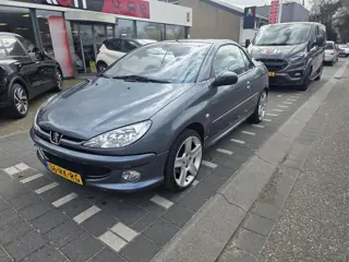 Peugeot 206 CC 2.0-16V Griffe climatronic, lederen bekleding, enz