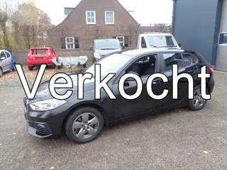 BMW 1-serie 116i Business Edition Automaat, ECC, Digidash, LMV, Led, Navigatie, Carplay/android auto
