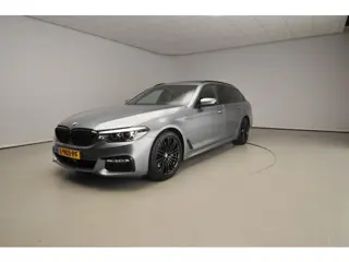 BMW 5 Serie Touring 530i xDrive M-Sportpakket / Panoramadak / Trekhaak / Head-up / Harman-Kardon / A