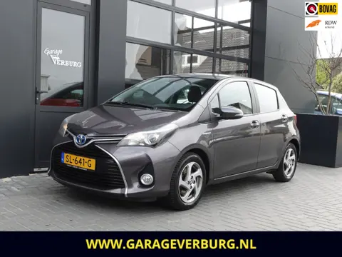 Toyota Yaris 1.5 Hybrid Lease Automaat (Navi,Camera,Cruise,Lm velgen,Trekhaak)
