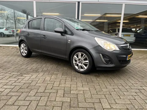 Opel Corsa 1.4-16V Fietsendrager / Lmv /Cruise / Nav / Stoel+stuur verwarming / Airco
