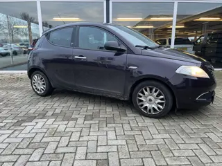 Lancia Ypsilon 0.9 TwinAir Silver Airco / Cruise (bj 2011)