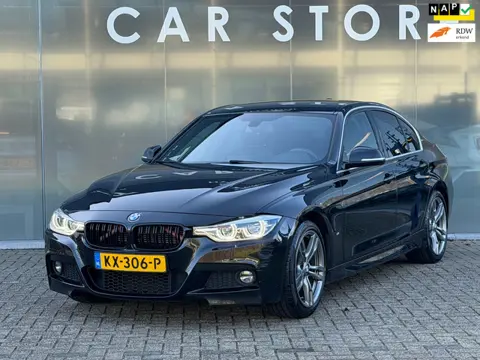 BMW 3-serie 330e High Executive M SPORT SOH 88%