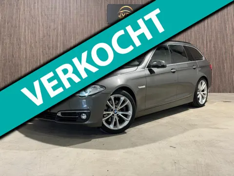 BMW 5-serie Touring 520d High Executive LED PANO LEDER