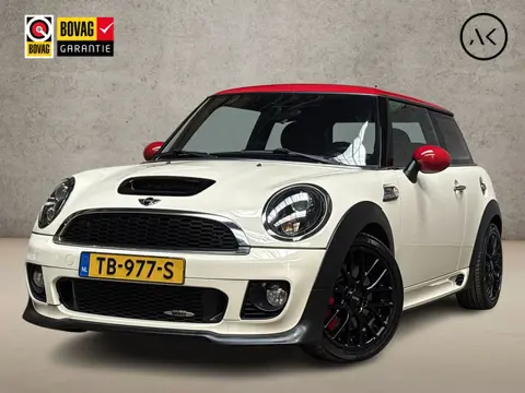 MINI Mini 1.6 John Cooper Works Chili 211Pk (NAVIGATIE, XENON, LM VELGEN, SPORTSTOELEN, SPOILER, NIE
