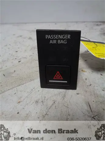 Volkswagen Golf 2012-2020 Alarmlichtschakelaar