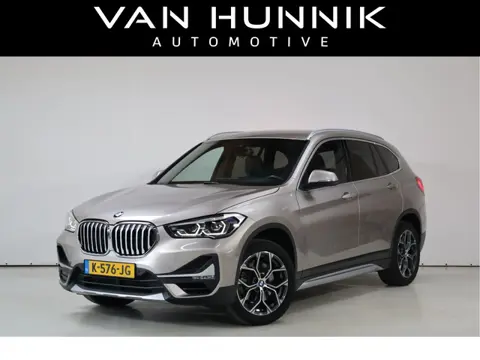 BMW X1 sDrive20i High Ex | Keyless | Hud | Trekhaak | Dealer Oh | NL-Auto