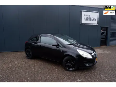 Opel Corsa 1.4-16V Executive apk tot 31 maart 2027