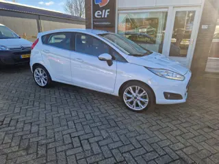 Ford Fiesta 1.0i "Titanium" Automaat - Navi - Clima - Apk 09-04-2027 !!