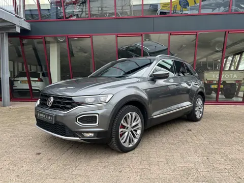 Volkswagen T-Roc 2.0 TSI 4Motion Sport | Pano | ACC | LED |Camera | Trekhaak | Stoelverw. |