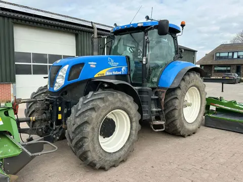 New Holland T7030 (bj 2010)