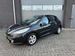 PEUGEOT 207 1.4 16v XS
