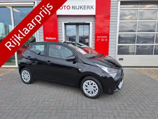 Toyota Aygo 1.0 VVT-i x-play met Apple CarPlay (bj 2022)