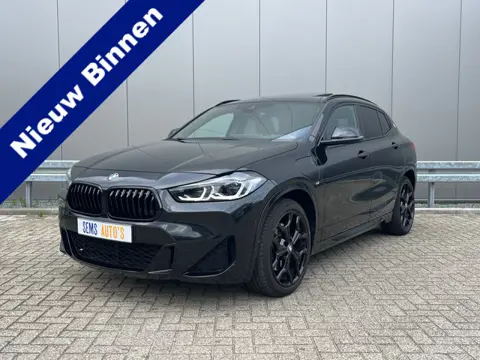 BMW X2 xDrive25e High Executive M-Pakket / Pano / Vol Leder / Haed-up / Key Less