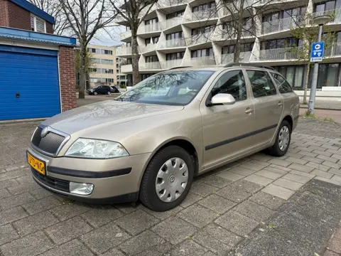 Skoda Octavia Combi 1.6 MPI 75kw Airco Cruise