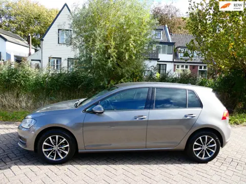 Volkswagen Golf 1.2 TSI 110pk 5-deurs Clima Cruise Navi PDC Camera