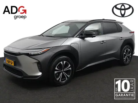Toyota bZ4X Dynamic 71 kWh | Panoramisch Dak | Bi- Tone | 360 Camera | Stoelverwarming | Keyless Ent