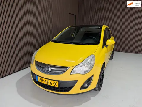 Opel Corsa 1.2-16V Edition Nieuwe apk