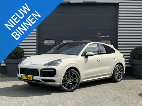 Porsche Cayenne Coupé 3.0 E-Hybrid | Sport Chrono | 360* Camera | Panoramadak | Luchtvering | Bose |