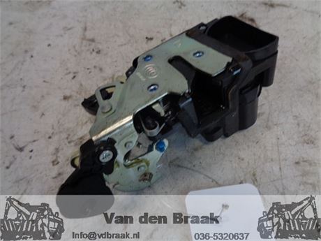 Opel Karl 2015-2019 Deurslot links achter met CV