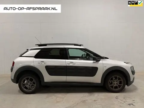 Citroen C4 Cactus 1.2 PureTech Shine Navi Camera Cruise Clima PDC Airco