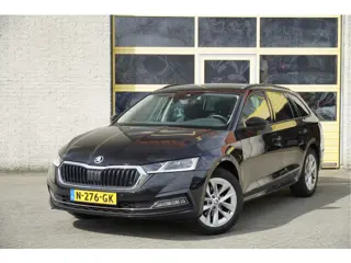 Škoda Octavia Combi 1.5 TSI 150PK! First Edition BJ2021 Lmv 17" | Led V+A | Dynamische knipperlichte