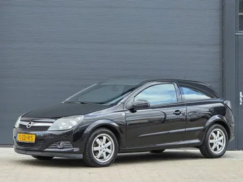 Opel Astra GTC 1.6 Temptation nap airco panodak BJ 2008!
