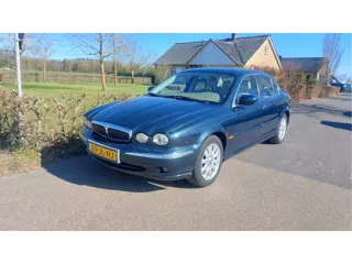 Jaguar X-Type 2.0 V6 AIRCO/LEER BJ 2002 lekt olie