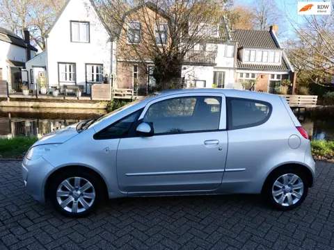 Mitsubishi Colt 1.3 Invite+ 95pk 4-Cilinder Airco Degelijke Jap Youngtimer