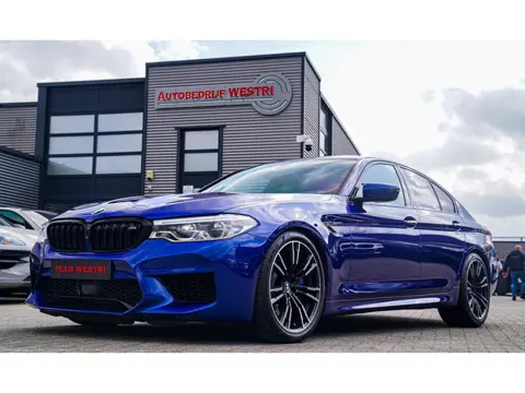 BMW 5-serie M5 | Sport uitlaat | Head up Display | Driving Assistant Plus | Carbon Dak | Harman/Kard
