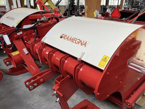 Gramegna krukasspitmachine type 36X 300 met zijhef