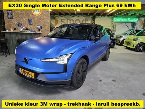 Volvo EX30 Extended Range Plus 69 kWh, 12 mnd. garantie - unieke 3M wrap - matt metallic - trekhaak 