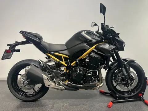 Kawasaki Z900 (bj 2026)
