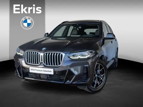 BMW X3 xDrive20i | M Sportpakket | Stuurwielrand verwarmd | Achteruitrijcamera | Panoramadak | Stoel