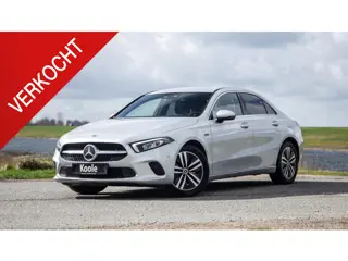 Mercedes-Benz A-klasse 250 e Business Solution Luxury Limited CARPLAY / LEER / CAMERA / AUTOMAAT