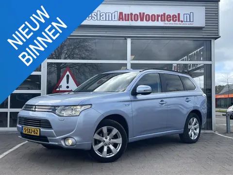 Mitsubishi Outlander 2.0 PHEV Instyle+ /Leder/Schuifdak/Camera/Trekhaak/Stoelverw./