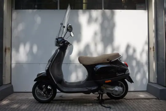 Vespa LX Snor 4T Zwart F-951-FG