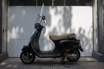 Vespa LX Snor 4T Zwart F-951-FG