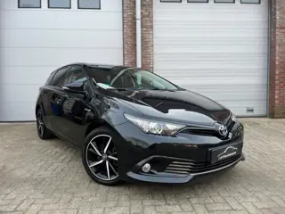 Toyota Auris 1.8 Hybrid Black Edition Go Dealer oh/Navi/Camera/Cruise control/Garantie