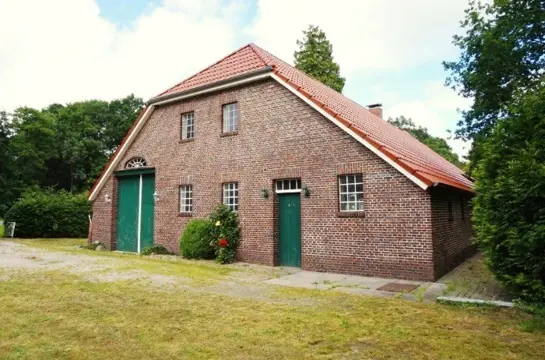Landelijk, woonboerderij, landerijen, stallen