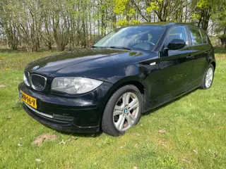 BMW 1-serie 116i Airco, Stoelverwarming Nette auto, loopt zeer goed