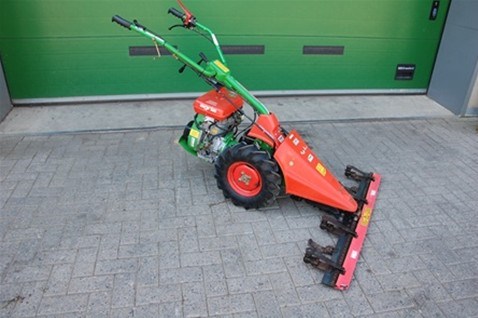 Agria Tweewielige trekker met maaibalk