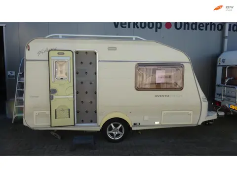 Avento Excellence 395 TLH 2004 ruime DINETTE achter Keuken/Toilet MOVER TOP