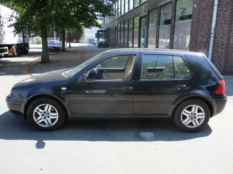VW Golf 4 2.3 V5 110KW Automaat 5 drs hb Onderdelen
