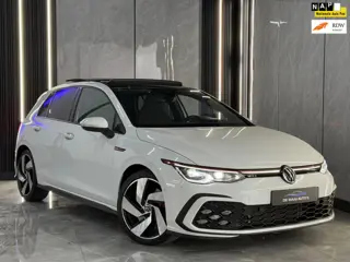 Volkswagen Golf 2.0 TSI GTI Panoramadak | HUD | IQ Light | Camera | blind spot | 18” GTI Velgen | AC