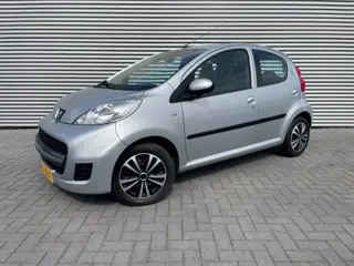 Peugeot 107 1.0-12V XS bouwjaar 2012 met airco / toerenteller