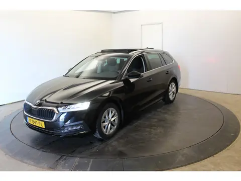 Škoda Octavia 1.0 TSI El Trekh+aKlep 111PK Panodak Virtual Business Edition