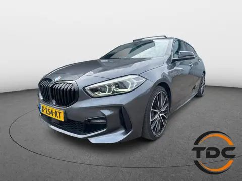 BMW 1-serie 120i High Executive Edition M PANO CAMERA LEER HEAD-UP