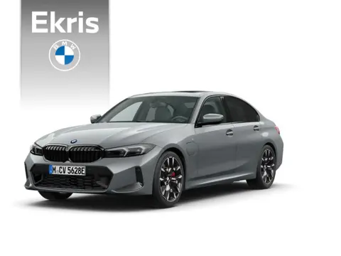 BMW 3 Serie 330e Sedan | M Sportpakket Pro | Comfort Pack | Trekhaak |